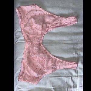 Pink Savage x Fenty bralette